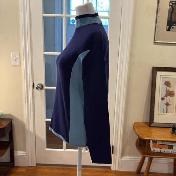 Vintage Sportscaster Navy and Light Blue pullover sweater. Size L - Picture 4 of 6